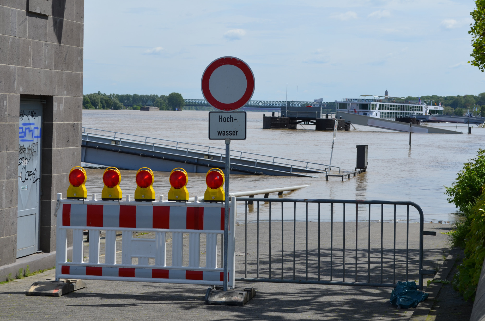 Hochwasser am Rhein in Mainz
