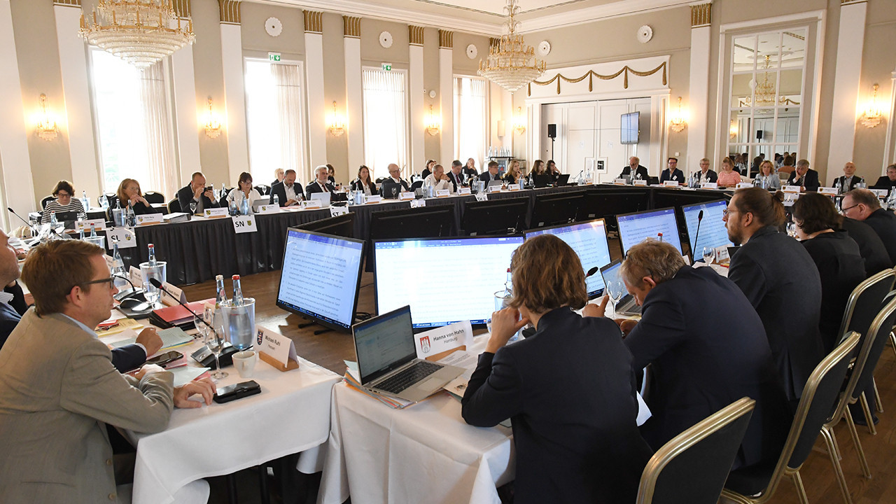 Blick in den Konferenzsaal der Umweltministerkonferenz