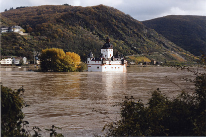 Burg Pfalzgrafenstein bei Kaub im Hochwasser